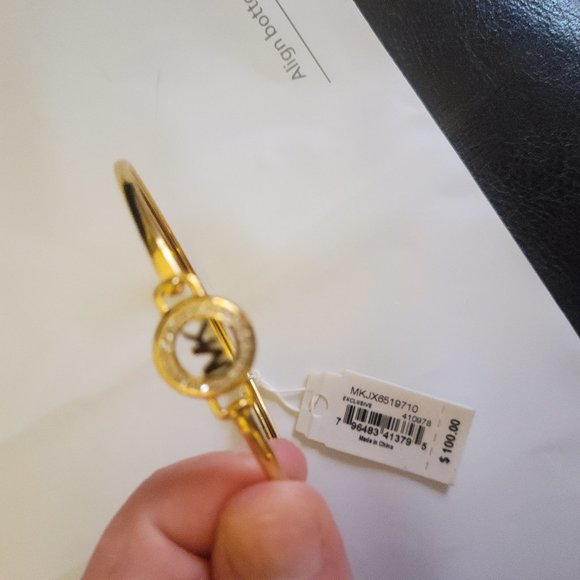 MK GOLD BANGLE - Picture 8 of 11